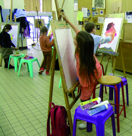 Arts plastiques. Atelier enfants. Photo archives Diarmid Courrèges
