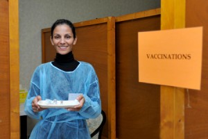 une infirmière au centre de vaccination