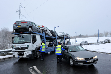 La gendarmerie renseignait les camionneurs et automobilistes