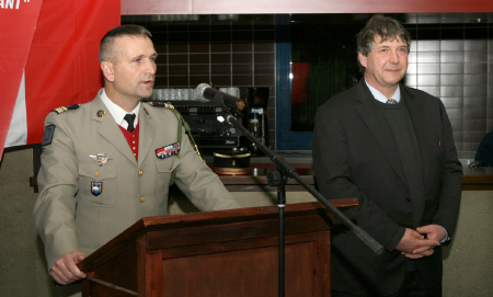 Le colonel Goisque et le député-maire Philippe Nauche ont pris la parole lors de la cérémonie de voeux.