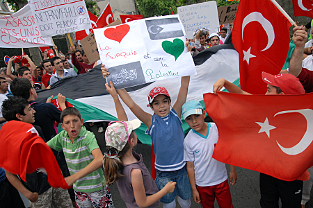 De nombreux Turcs etaient dans la manifestation