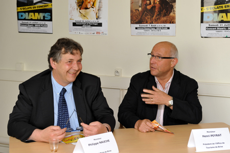 Philippe Nauche, député-maire de Brive, et Henri Peyrat, président de l'office de tourisme de Brive et son pays