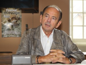 Jean-Claude Deschamps, conseiller municipal chargé des affaires agricoles