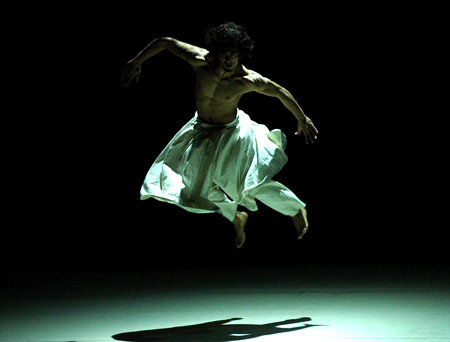 Un danseur de la compagnie Hervé Koubi (Photo DR)