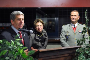 Le sous-préfet Francis Soustric, le premier adjoint Patricia Bordas et le clonel Goisque