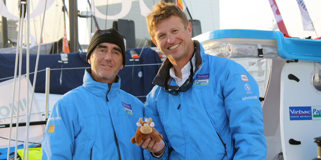 Caramel avec son skipper Jean-Pierre Dick et Loïck Peyron