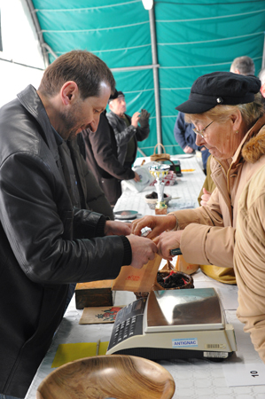 8e marché primé de la truffe à Chartrier-Ferrière