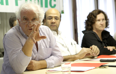 René Rippert lors d'une conférence de presse du collectif de défense de l'hôpital public de Brive