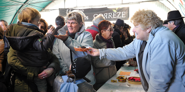 8e marché primé de la truffe à Chartrier-Ferrière