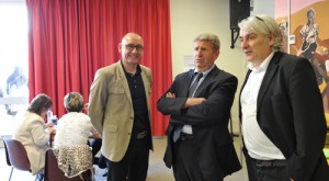 Le directeur de la mission locale Gilles Lespinasse (à droite), le sous-préfet Francis Soutric et son délégué pour la politique de la ville Gérard Frappy
