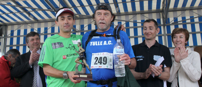 Thierry Breuil, vainqueur du trail, a posé avec le dernier, très applaudi, Pierre Lavenu