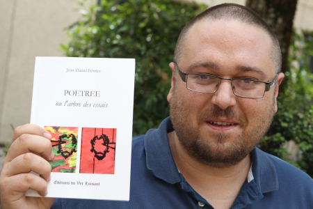 Jean-Daniel Février fait paraître son premier recueil de poésie