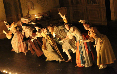 Les Femmes savantes de Molière dans une mise en scène baroque