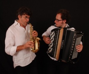 Grégory Daltin (accordéon) et Didier Labbé (saxo et flûte).DR