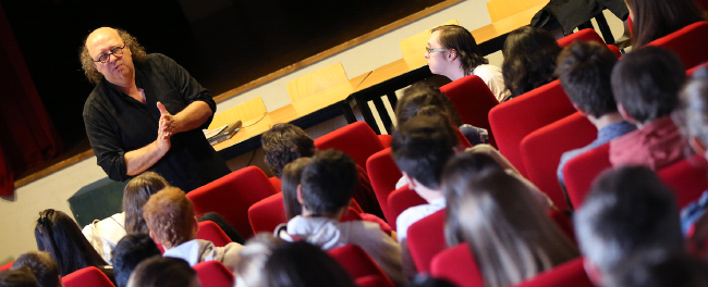 Rencontre des élèves avec Philippe Flahaut au lycée d'Arsonval
