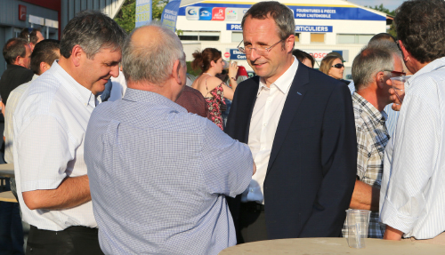 Frédéric Soulier, maire de Brive, s'est joint à la fête des voisins de Cana