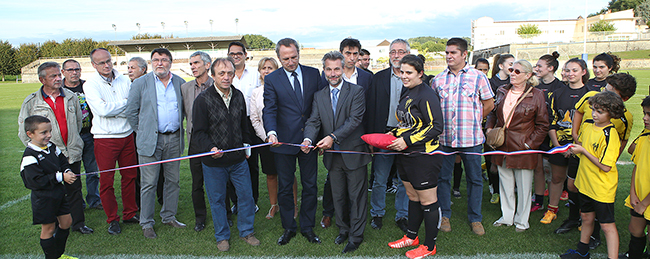Inauguration de la pelouse du stade Gaëtan Devaud