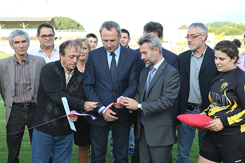 Inauguration de la nouvelle pelouse du stade Gaëtan Devaud