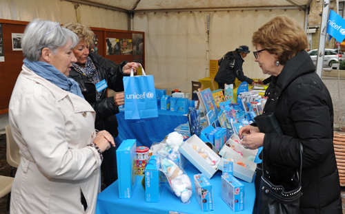 stand unicef 1