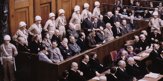 Dignitaires nazis, sur le banc des accusés, lors du procès de Nuremberg. Allemagne, 20/11/1945 – 10/10/1946. Mémorial de la Shoah. DR